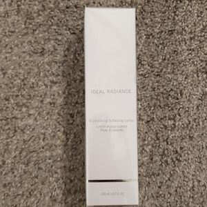 Artistry Illuminating Softening Lotion